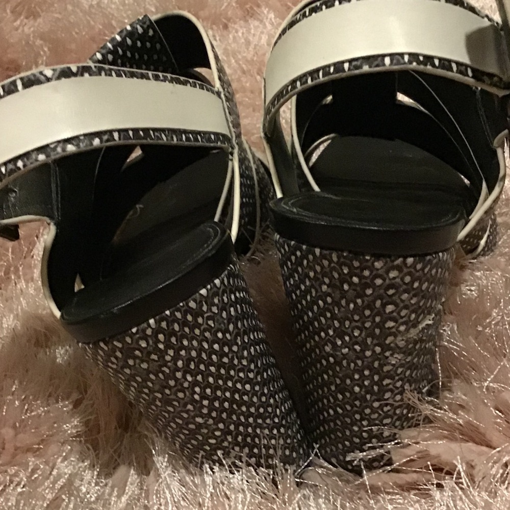 Sam Edelman Sandal - Picture 6 of 7